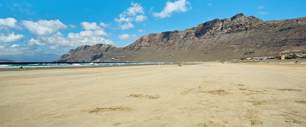 042_135_Playa_de_Famara_resize