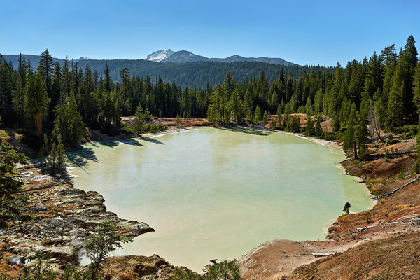 604_Lassen_Volcanic_National_Park_Boiling_Springs_Lake_resize